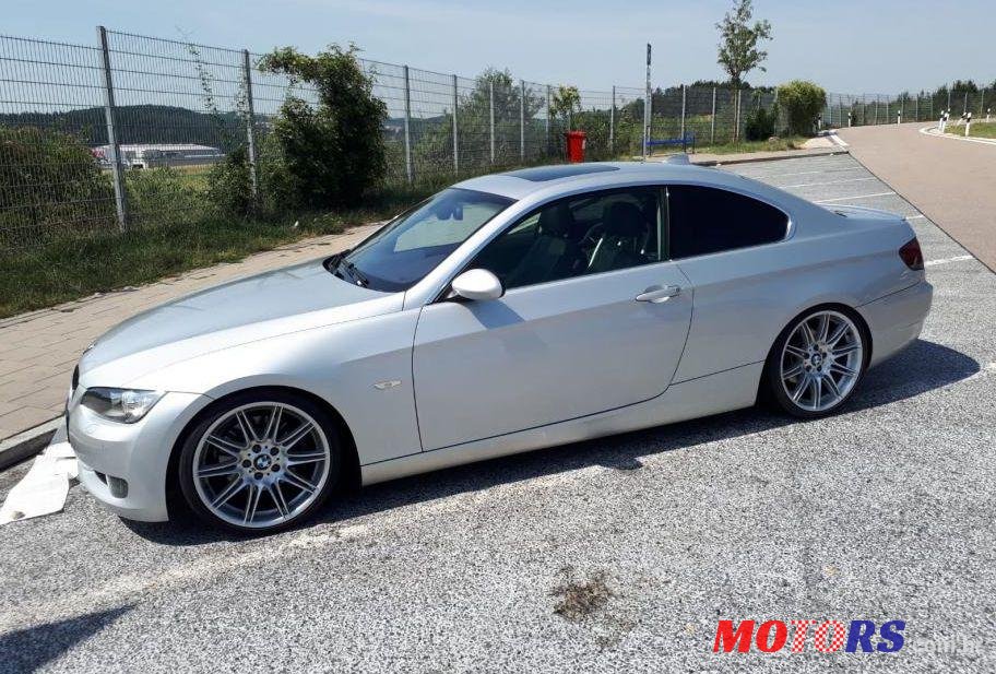 2009' BMW Serija 3 Coupe 325I photo #1