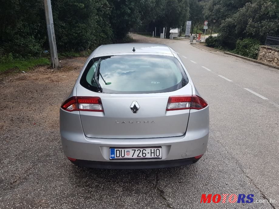 2014' Renault Laguna photo #6