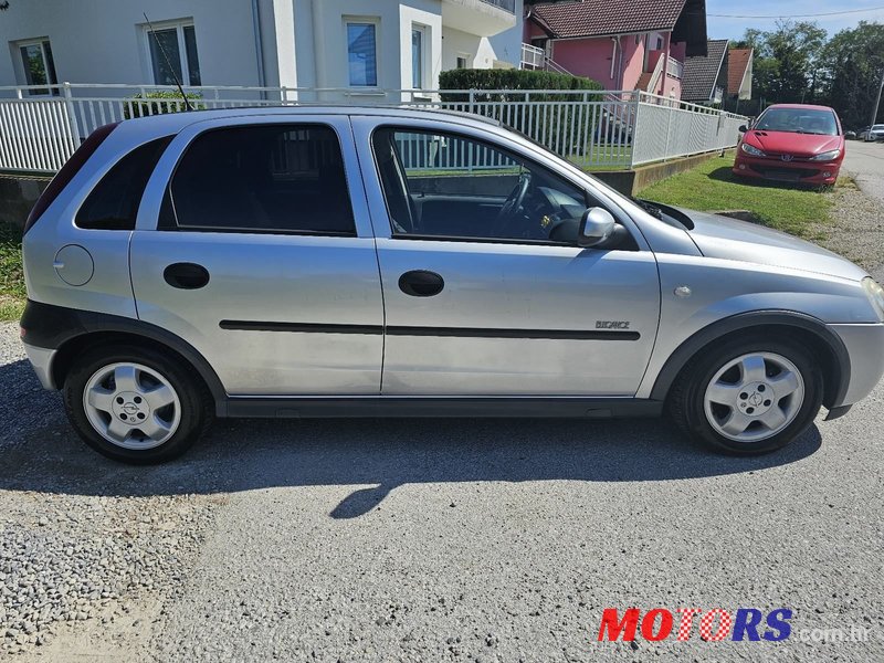 2001' Opel Corsa 1,2 16V photo #3
