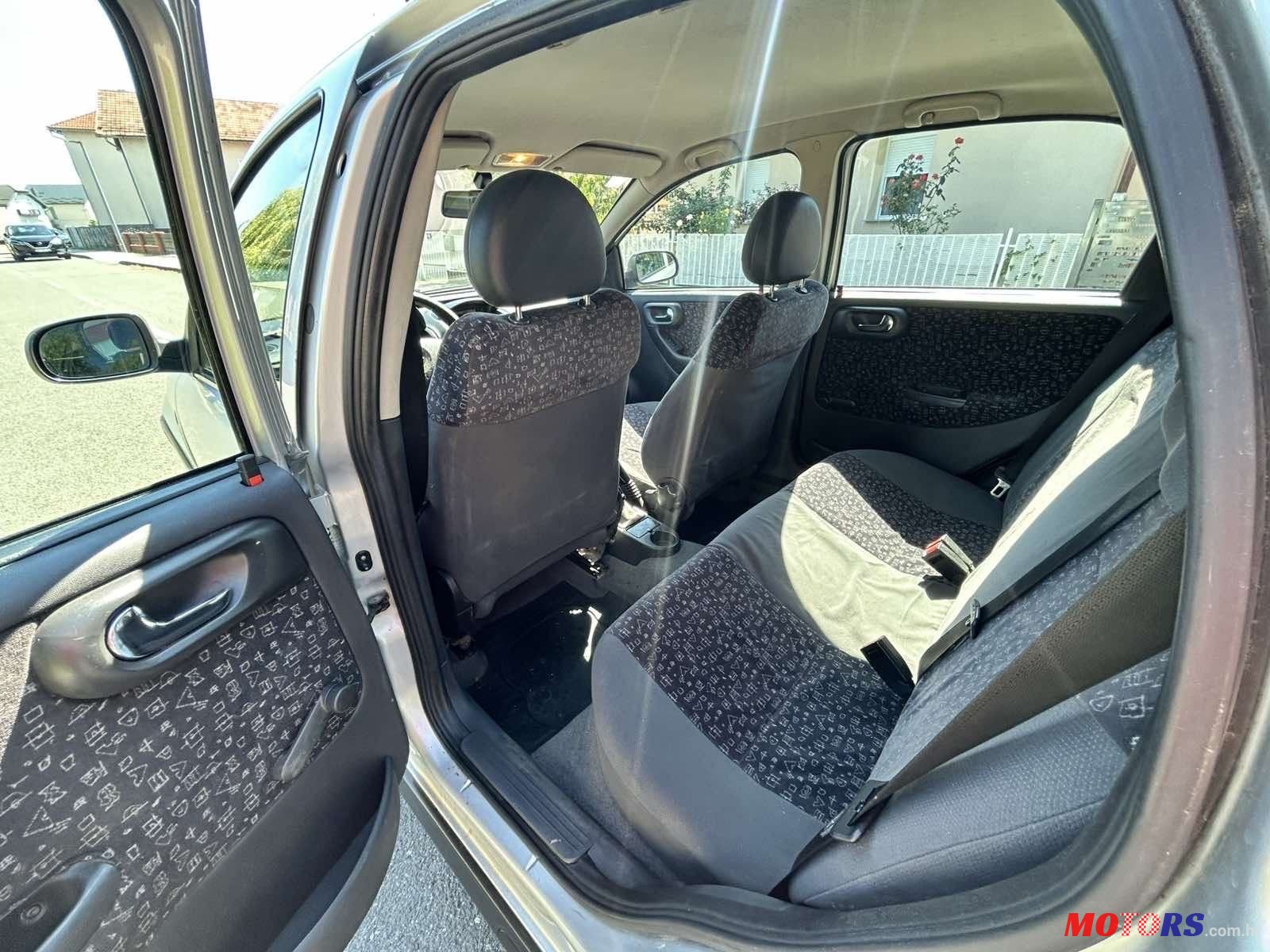 2003' Opel Corsa 1,2 16V photo #2