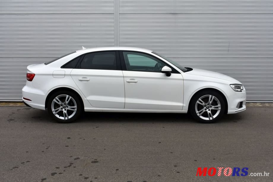 2017' Audi A3 1,0 Tfsi photo #2