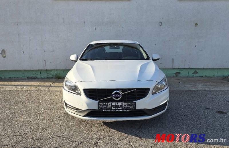 2017' Volvo V60 2.0 D2 photo #2