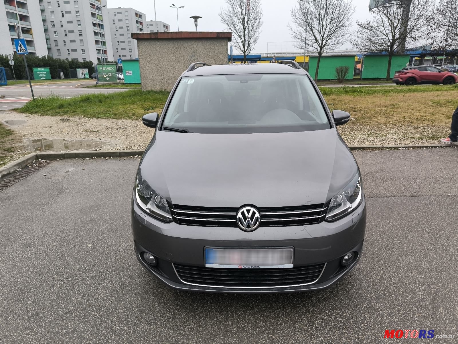 2013' Volkswagen Touran 1,6 Tdi photo #2