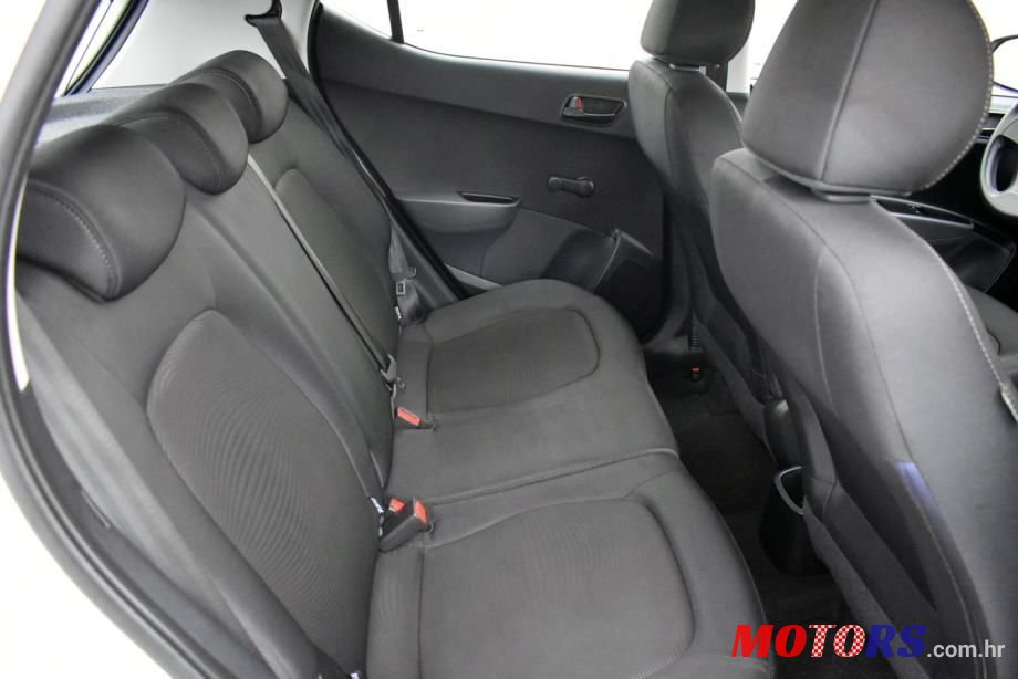 2017' Hyundai i10 1,0 photo #6