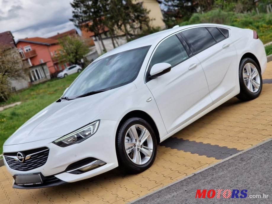 2018' Opel Insignia photo #5