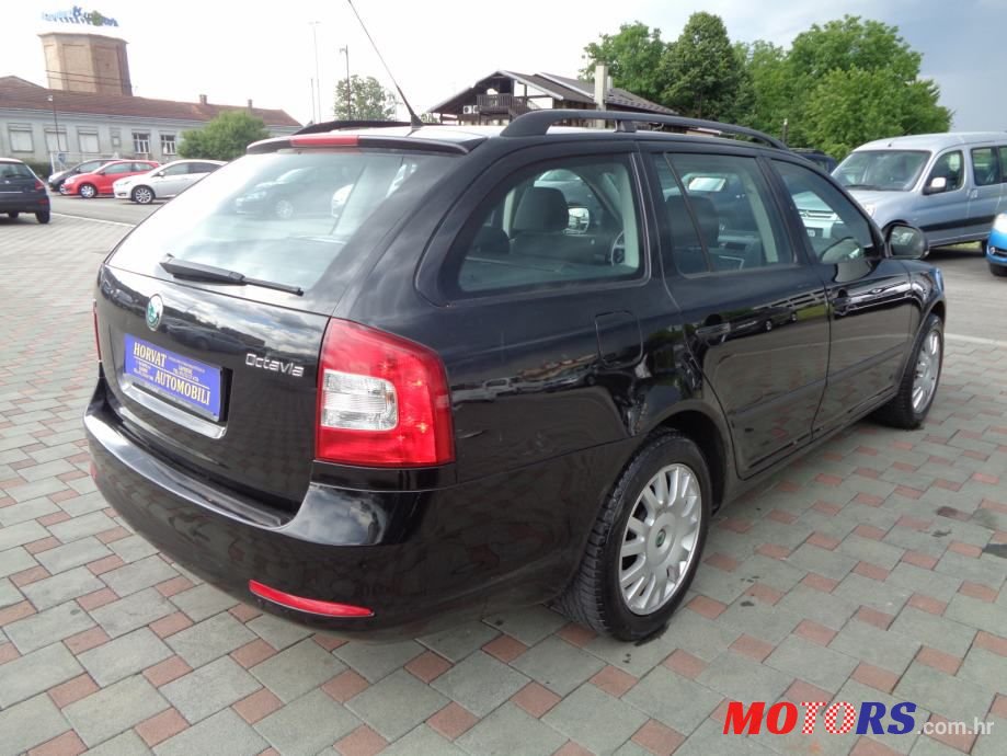 2012' Skoda Octavia Combi photo #4