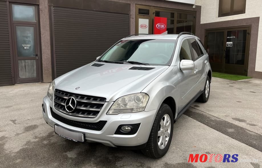 2008' Mercedes-Benz Ml 320 Cdi photo #1