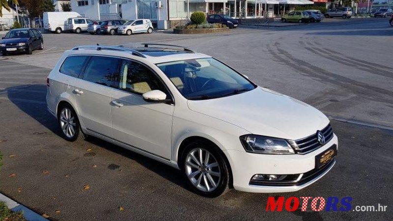 2012' Volkswagen Passat Variant photo #2