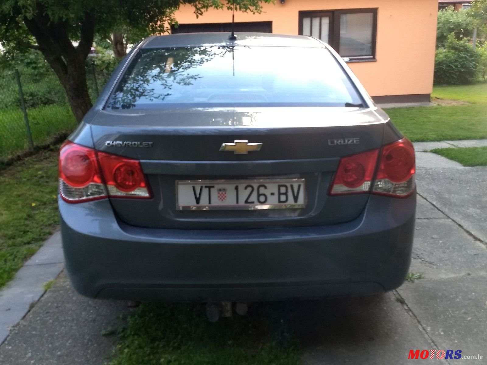 2010' Chevrolet Cruze photo #4