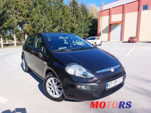 2011' Fiat Punto Evo photo #1