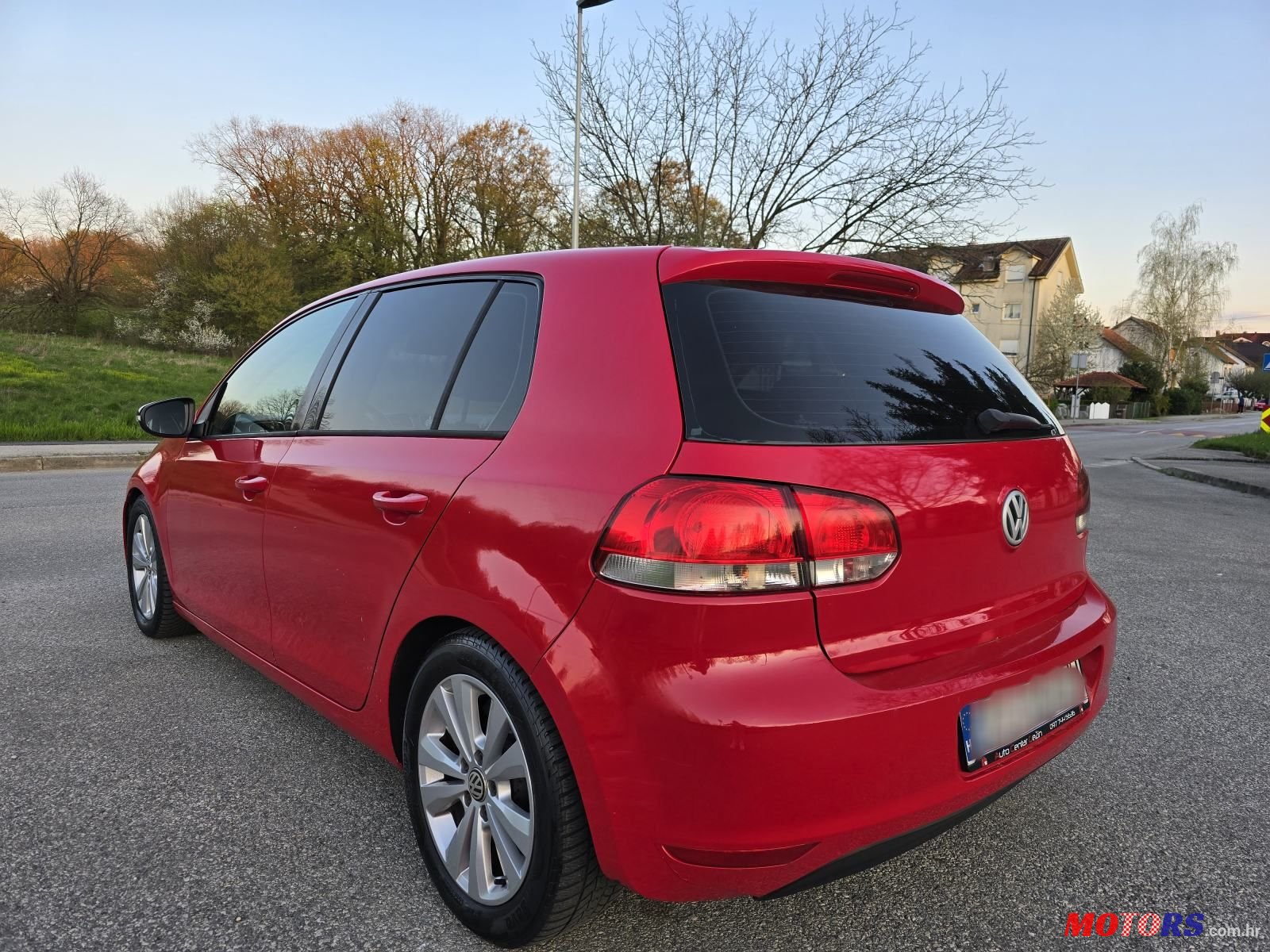 2009' Volkswagen Golf VI 1,6 Tdi photo #3