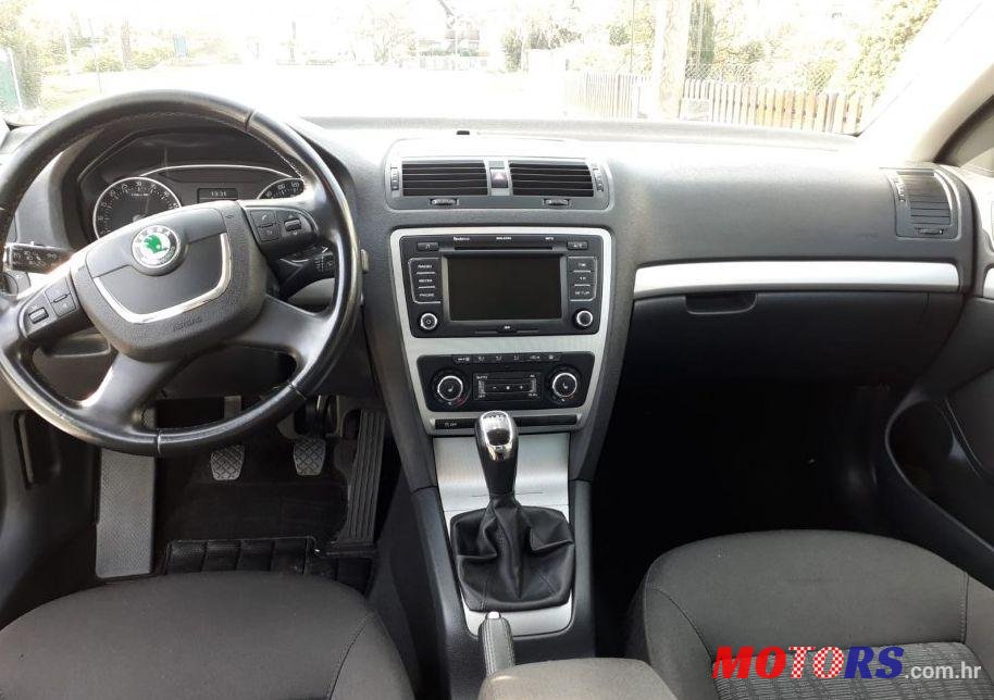 2012' Skoda Octavia Combi photo #1