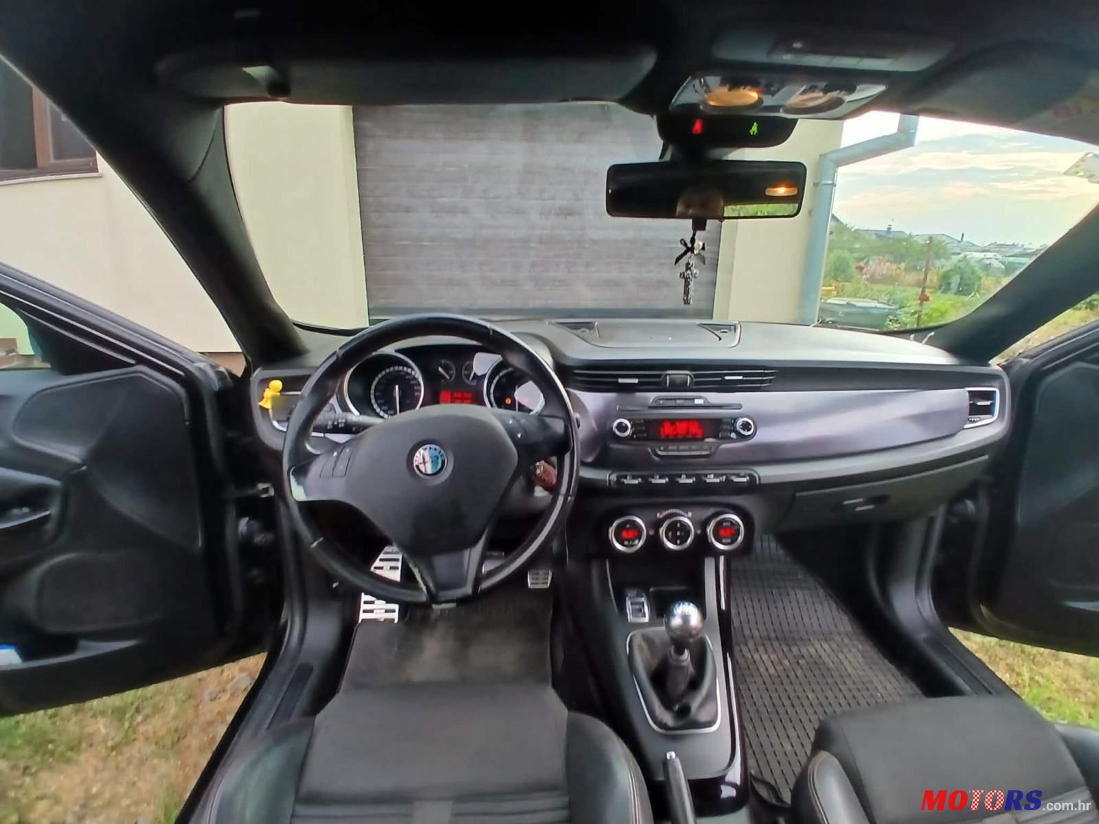 2010' Alfa Romeo Giulietta 1,6 photo #4