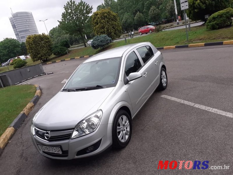 2008' Opel Astra 1,4 photo #1