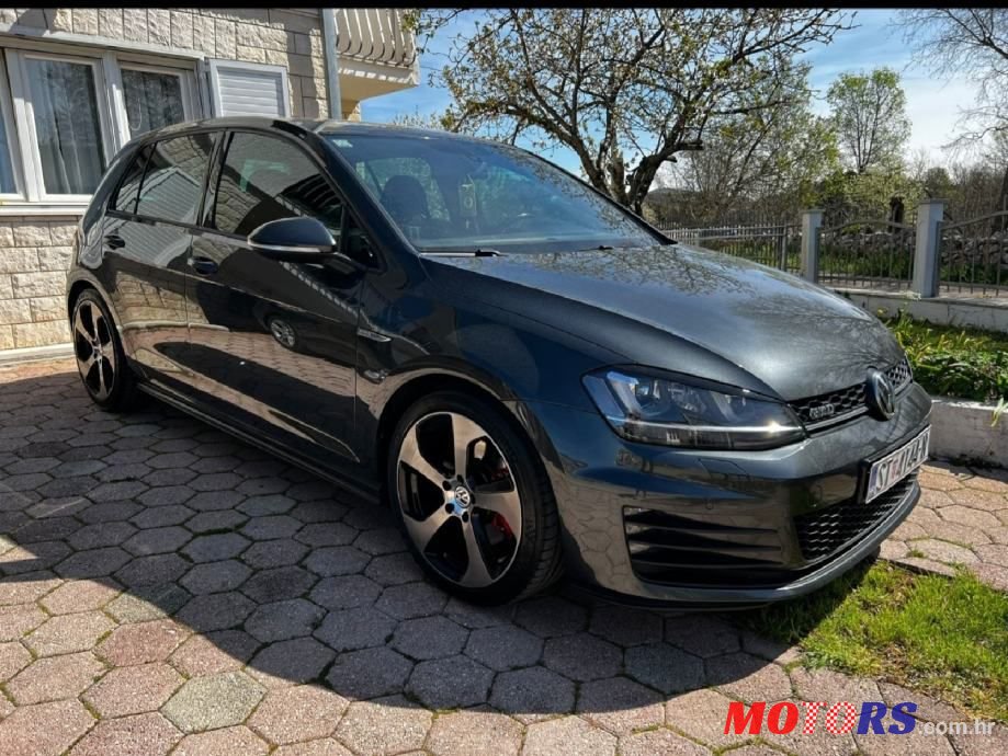 2014' Volkswagen Golf 7 2.0 Gtd photo #2