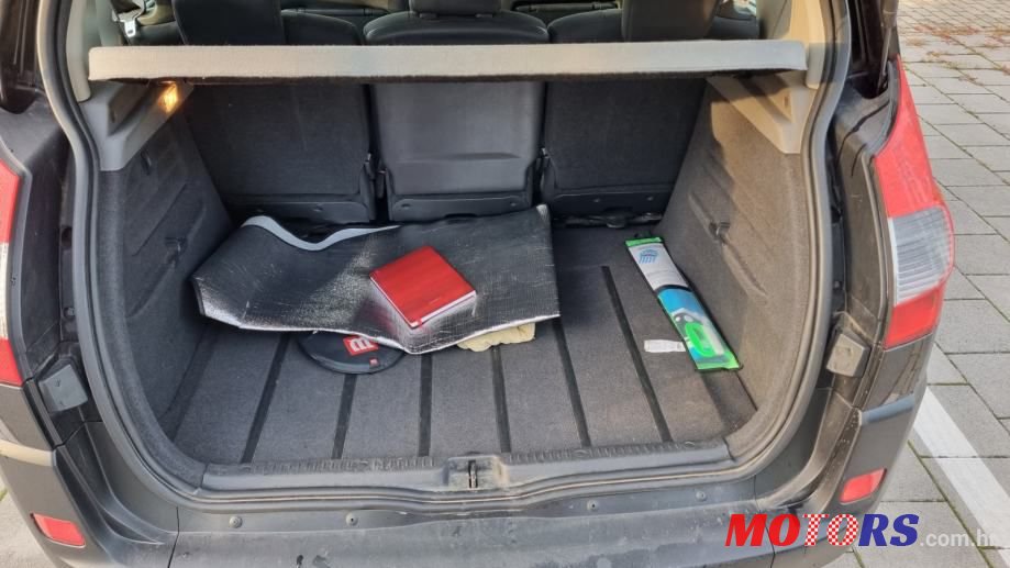 2008' Renault Scenic 1,5 Dci photo #3