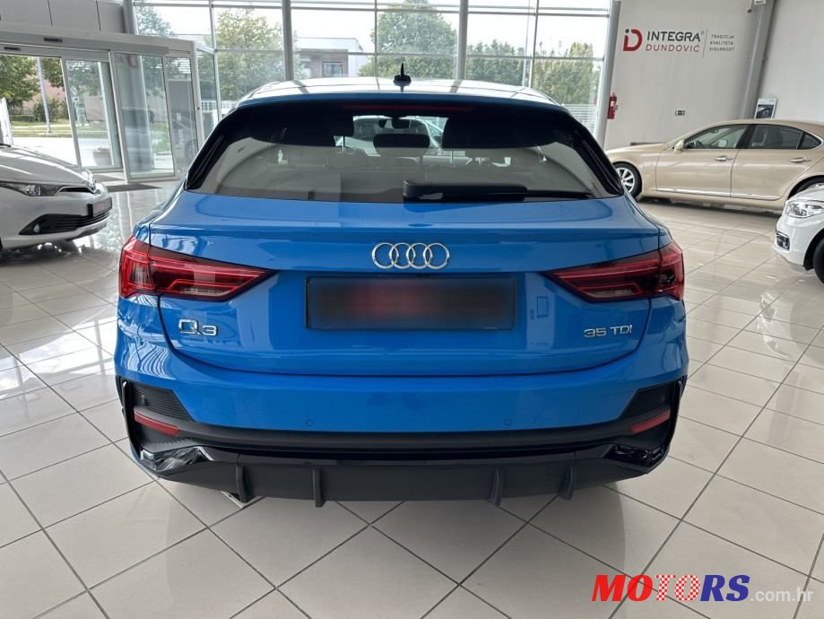 2021' Audi Q3 35 Tdi photo #5