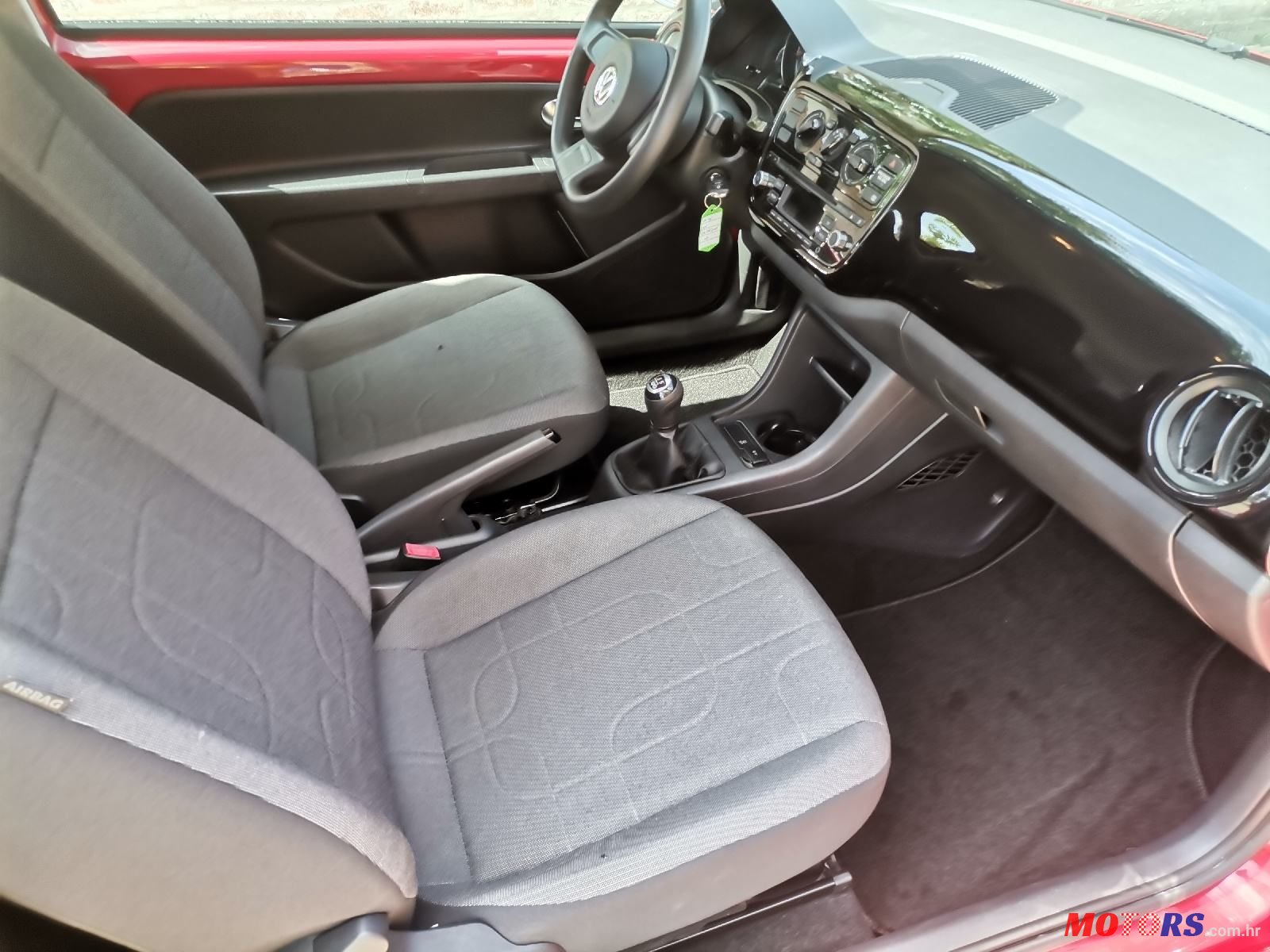 2015' Volkswagen Up! 1,0 Up! photo #6