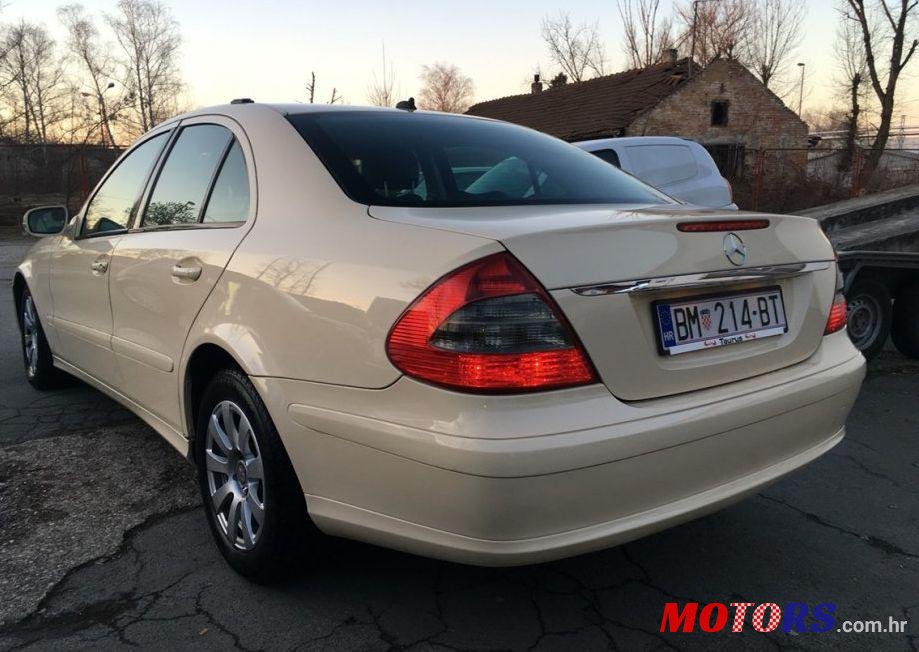 2009' Mercedes-Benz E-Klasa photo #2