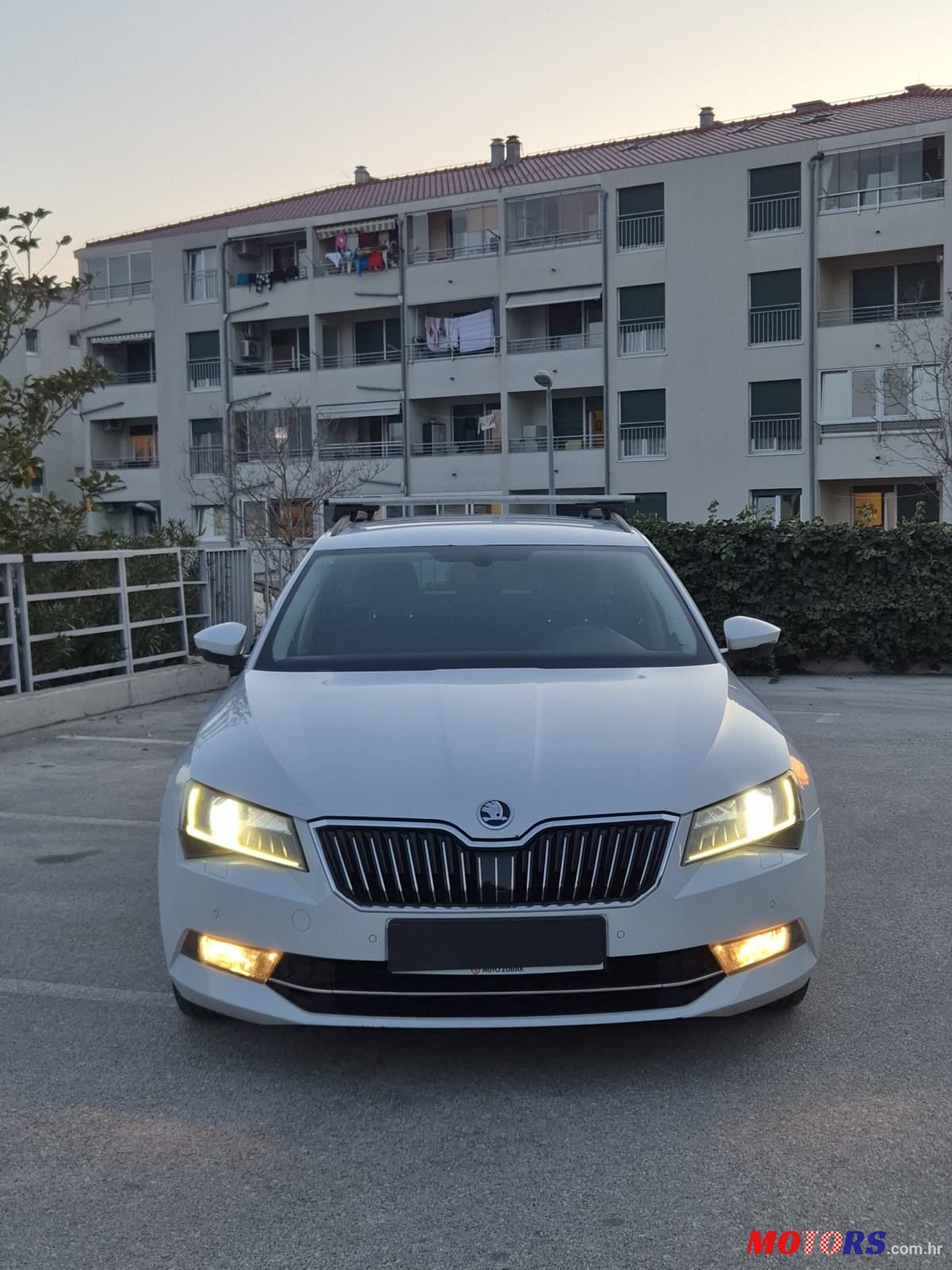 2017' Skoda Superb Combi photo #3