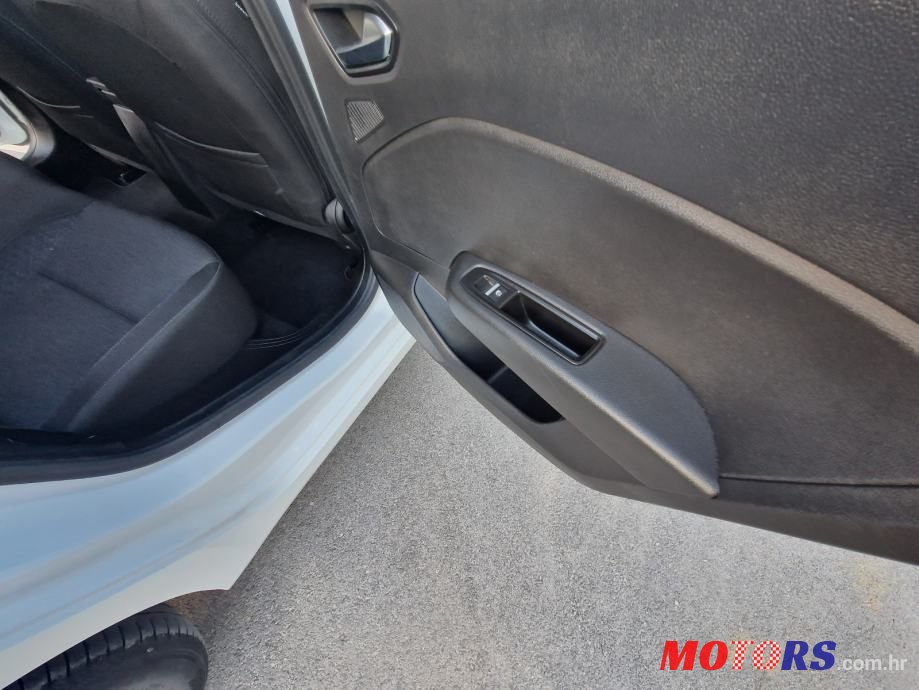 2021' Renault Clio Dci photo #3