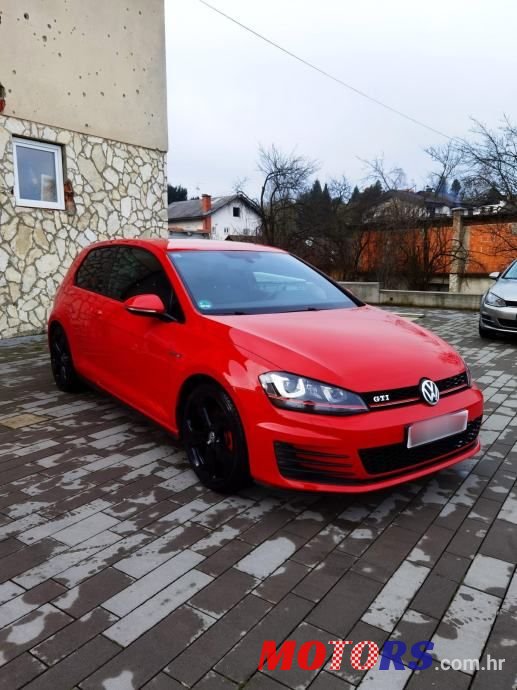 2015' Volkswagen Golf 7 Golf R photo #1