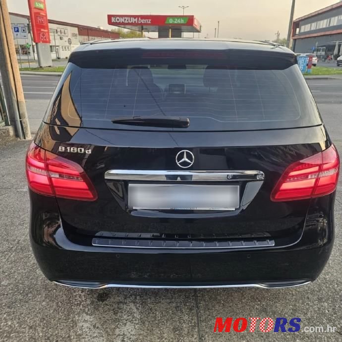 2018' Mercedes-Benz B-Klasa 180 photo #5