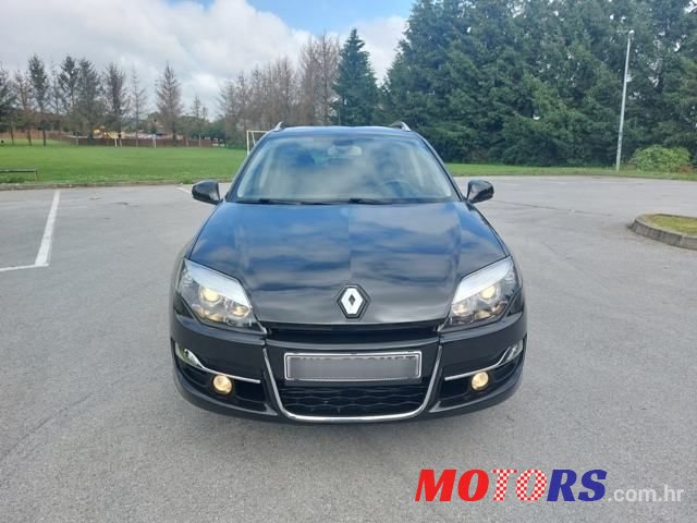 2012' Renault Laguna Grandtour photo #2