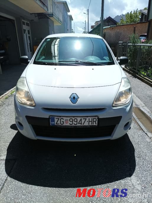 2010' Renault Clio 1,5 Dci photo #1