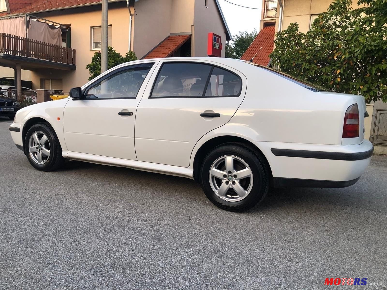 2001' Skoda Octavia 1,6 photo #3