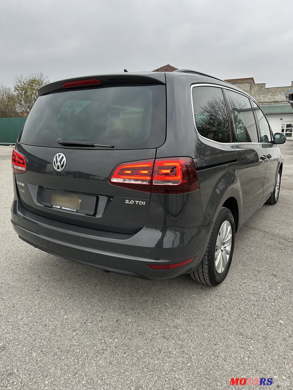 2016' Volkswagen Sharan photo #6