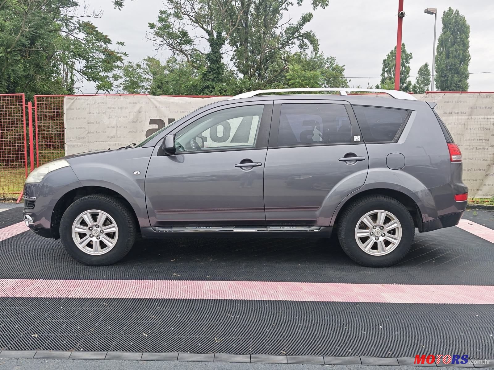 2009' Citroen C-Crosser 2,4 I Bva 4X4 photo #4