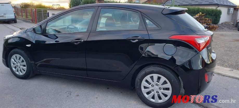 2016' Hyundai i30 1,6 Crdi Isg photo #2