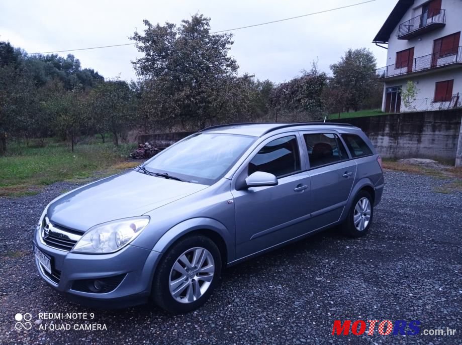 2008' Opel Astra Karavan photo #4