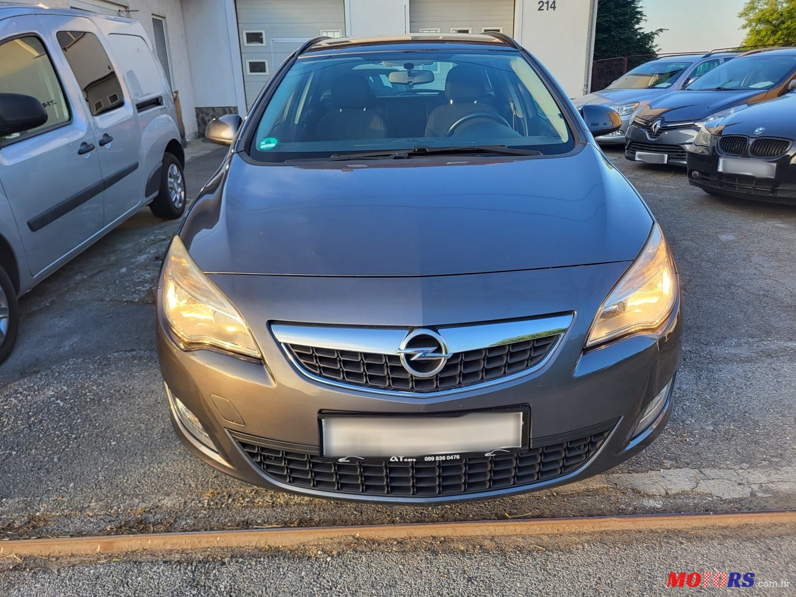 2011' Opel Astra Karavan photo #4