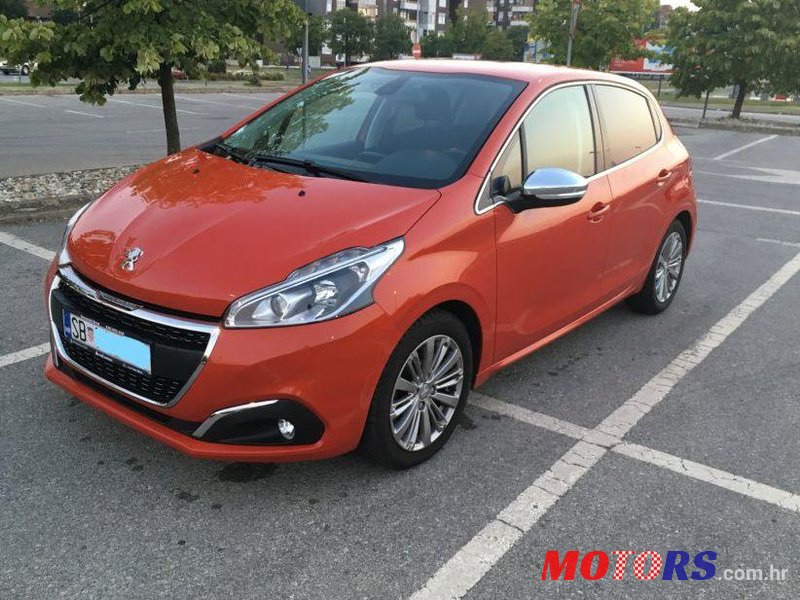 2015' Peugeot 208 1,2 Vti photo #1