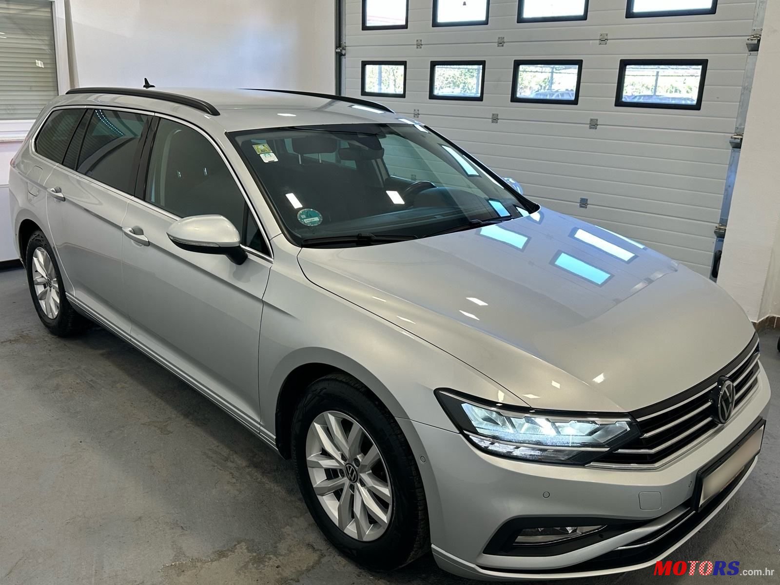 2020' Volkswagen Passat Variant photo #4