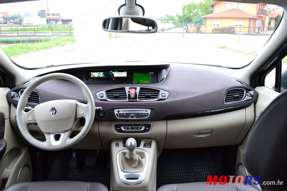 2011' Renault Grand Scenic photo #3