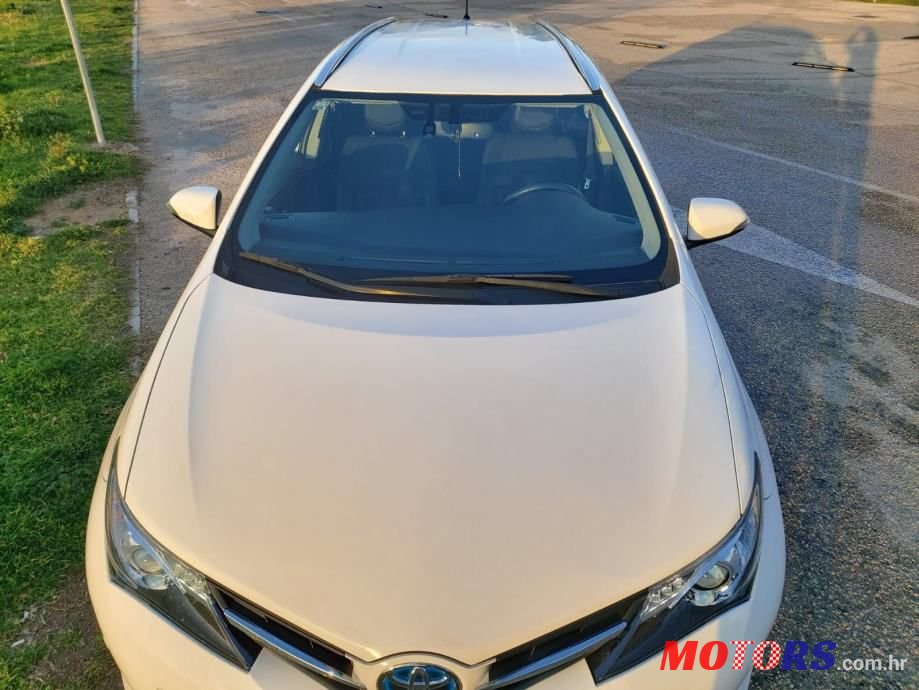 2014' Toyota Auris Karavan photo #5