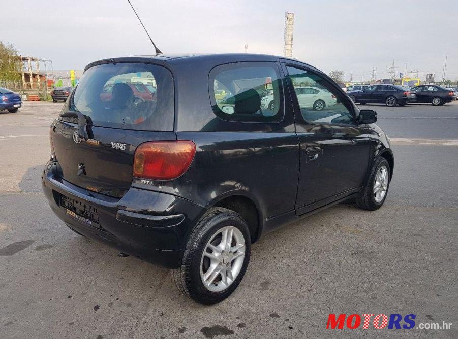 2003' Toyota Yaris 1,0 Vvt-I photo #1