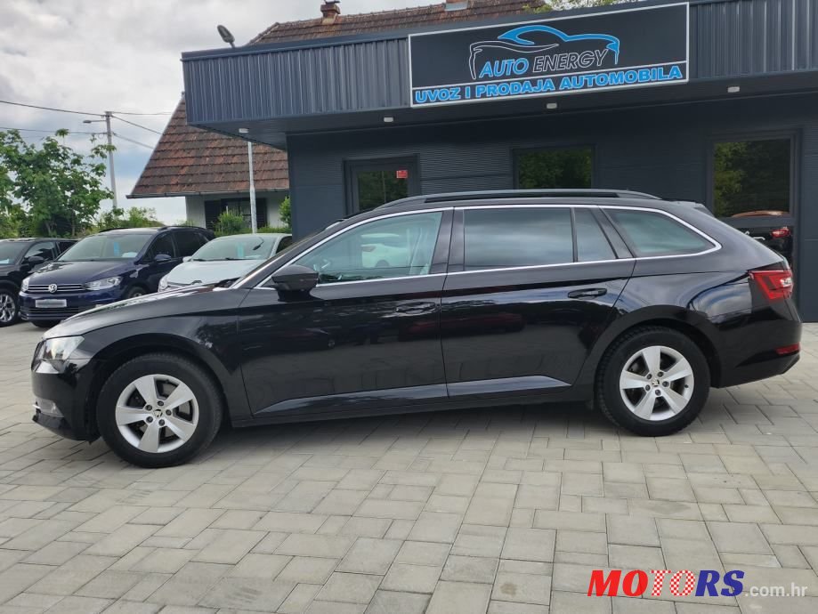 2019' Skoda Superb Combi photo #2