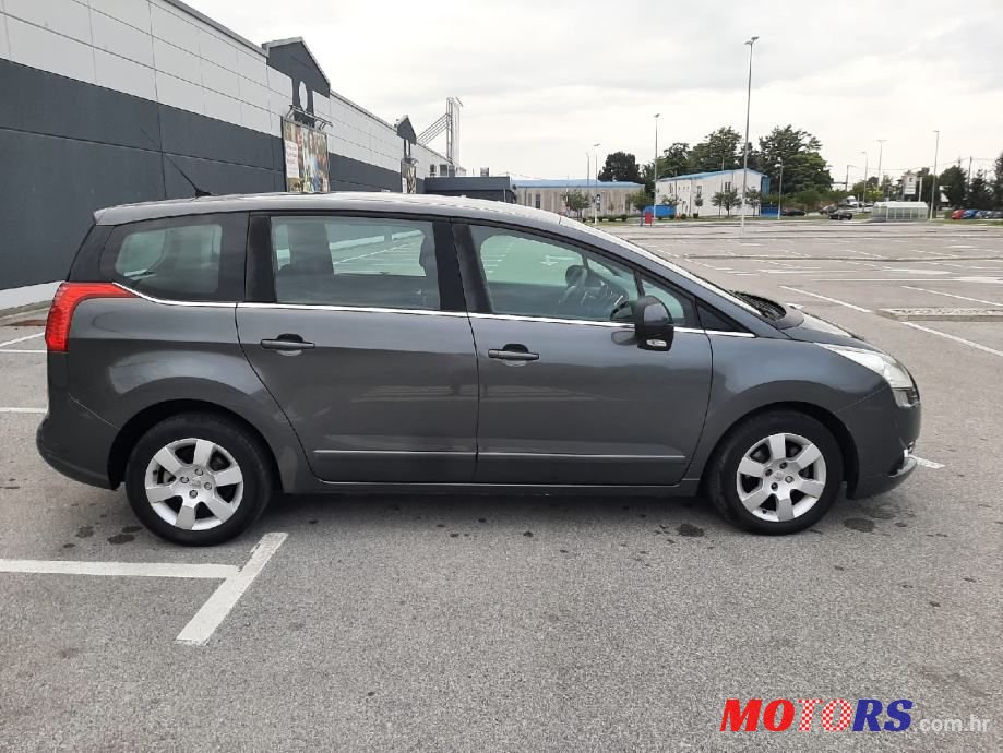 2010' Peugeot 5008 1,6 Hdi photo #3