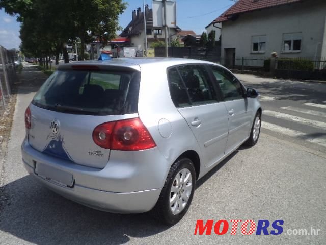 2003' Volkswagen Golf V 1,6 I photo #4