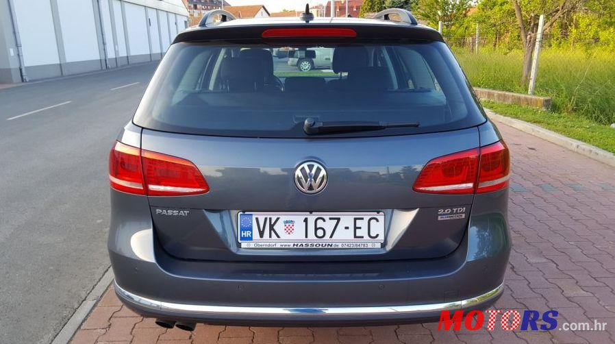 2013' Volkswagen Passat Variant 2,0 Tdi Bmt photo #2