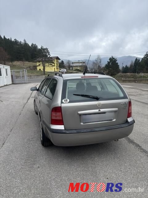 2008' Skoda Octavia Combi photo #3