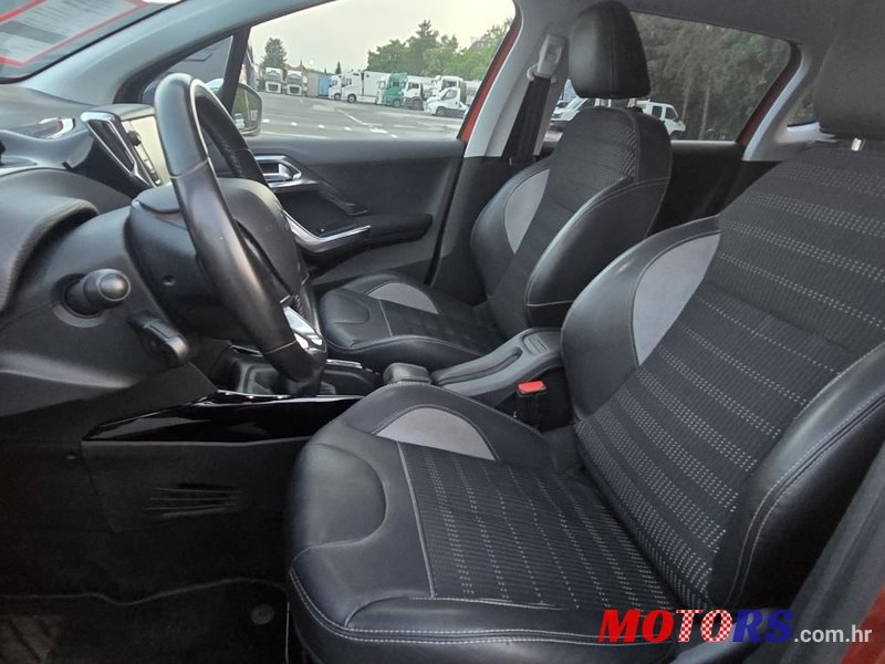 2015' Peugeot 2008 1,2 photo #6