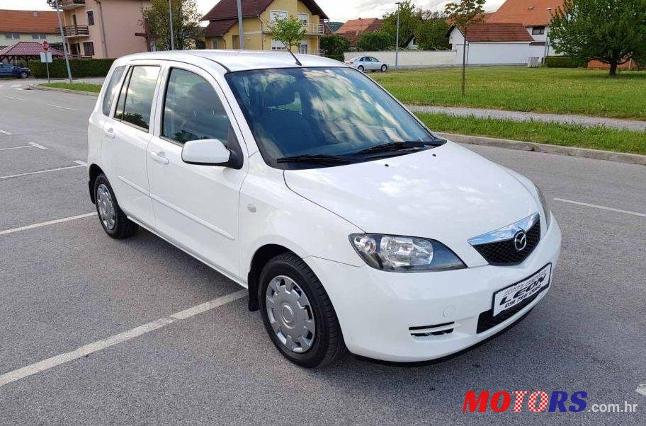 2005' Mazda 2 Cd68 photo #2