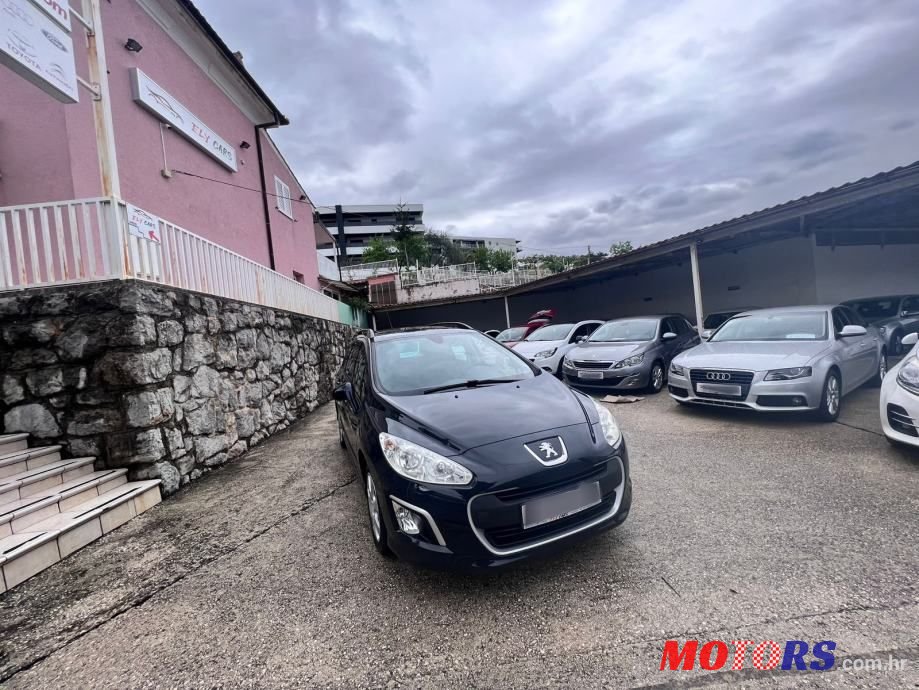 2012' Peugeot 308 photo #4