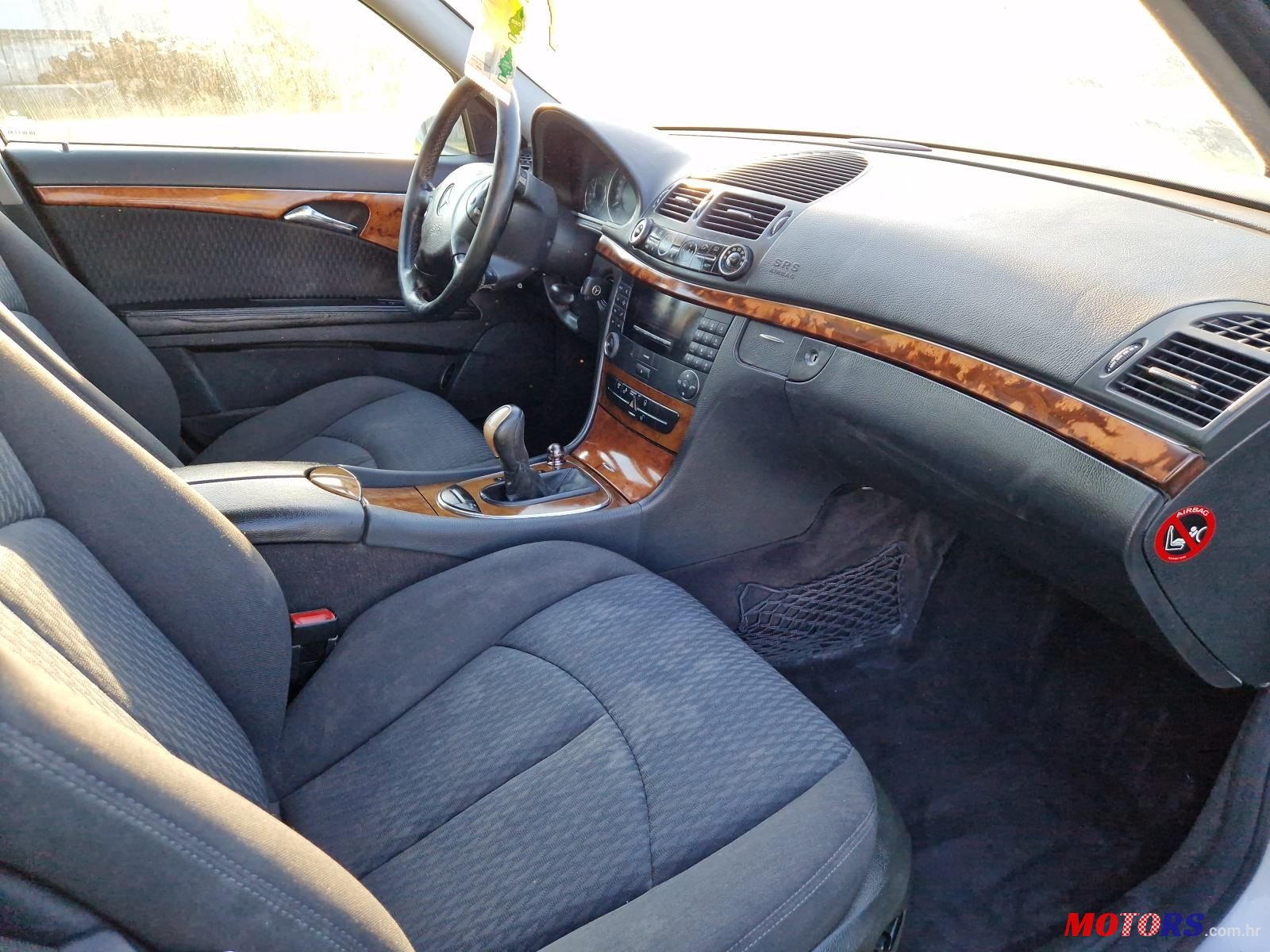 2003' Mercedes-Benz E-Klasa 200 Cdi photo #3