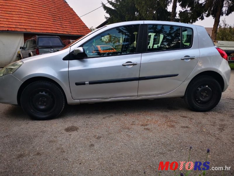 2009' Renault Clio 1,5 Dci photo #2